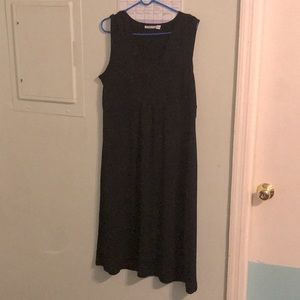 Croft & Barrow Sleeveless midi length dress